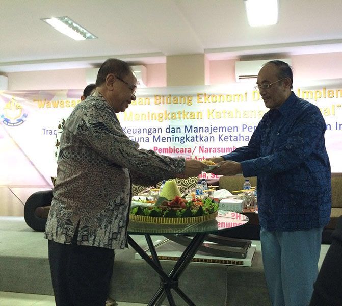 ULTAH STIEBI 2016